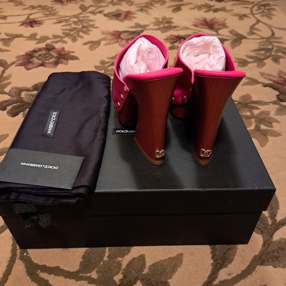 Shoes - Picture 10 of 14